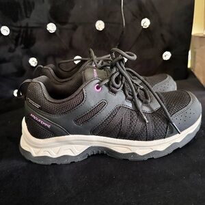 Black and Gray Women's Athletic Shoes